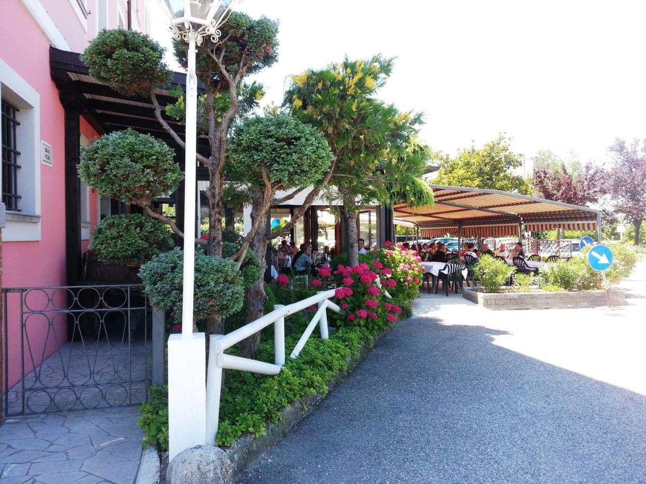 Dogana Vecchia - Hotel & Residence B&B Ristorante & Pizzeria Trivignano Udinese Exterior photo