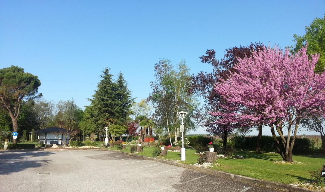 Dogana Vecchia - Hotel & Residence B&B Ristorante & Pizzeria Trivignano Udinese Exterior photo